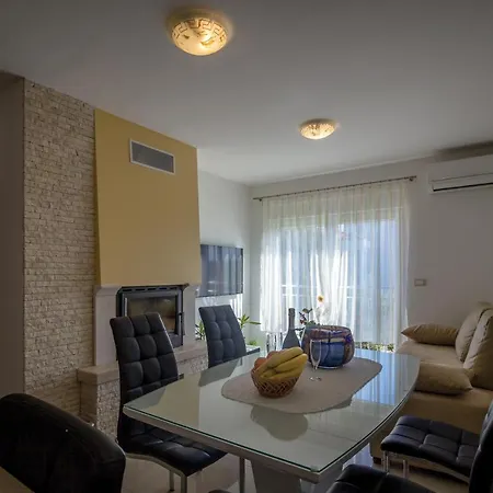 Apartment Riva Beach View 2 Novigrad Istria